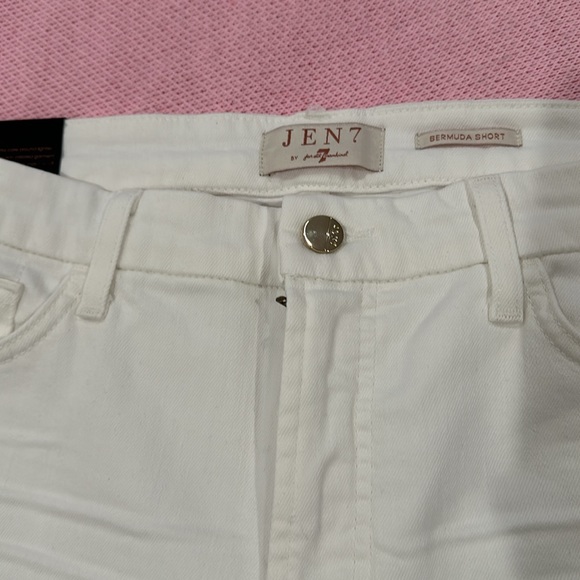 Jen 7 by 7 for all mankind short - Picture 2 of 10